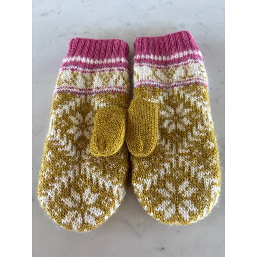 French Knot Wool Mittens Fleece Lined Fair Isle Snowflake Mustard Pink Nepal
